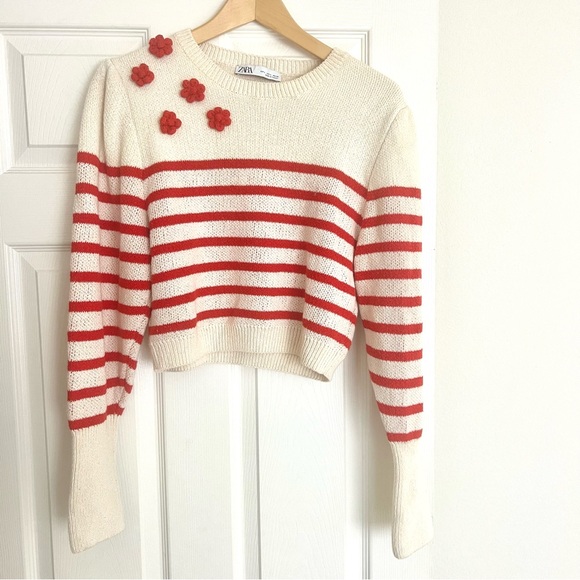 Cropped Zara Sweater Cream W Red Stripe & Flowers, NWOT, Large - Picture 2 of 6